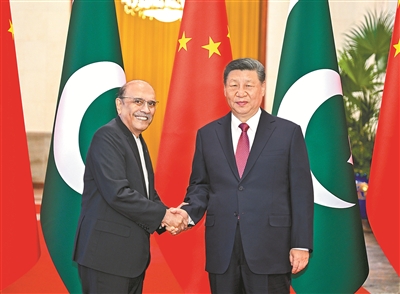 习近平同巴基斯坦总统扎尔达里会谈